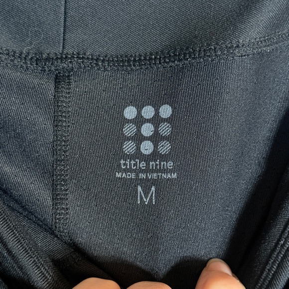 Title Nine Womens Medium Black Athletic Skirt Built in Shorts Active Travel - Picture 5 of 6